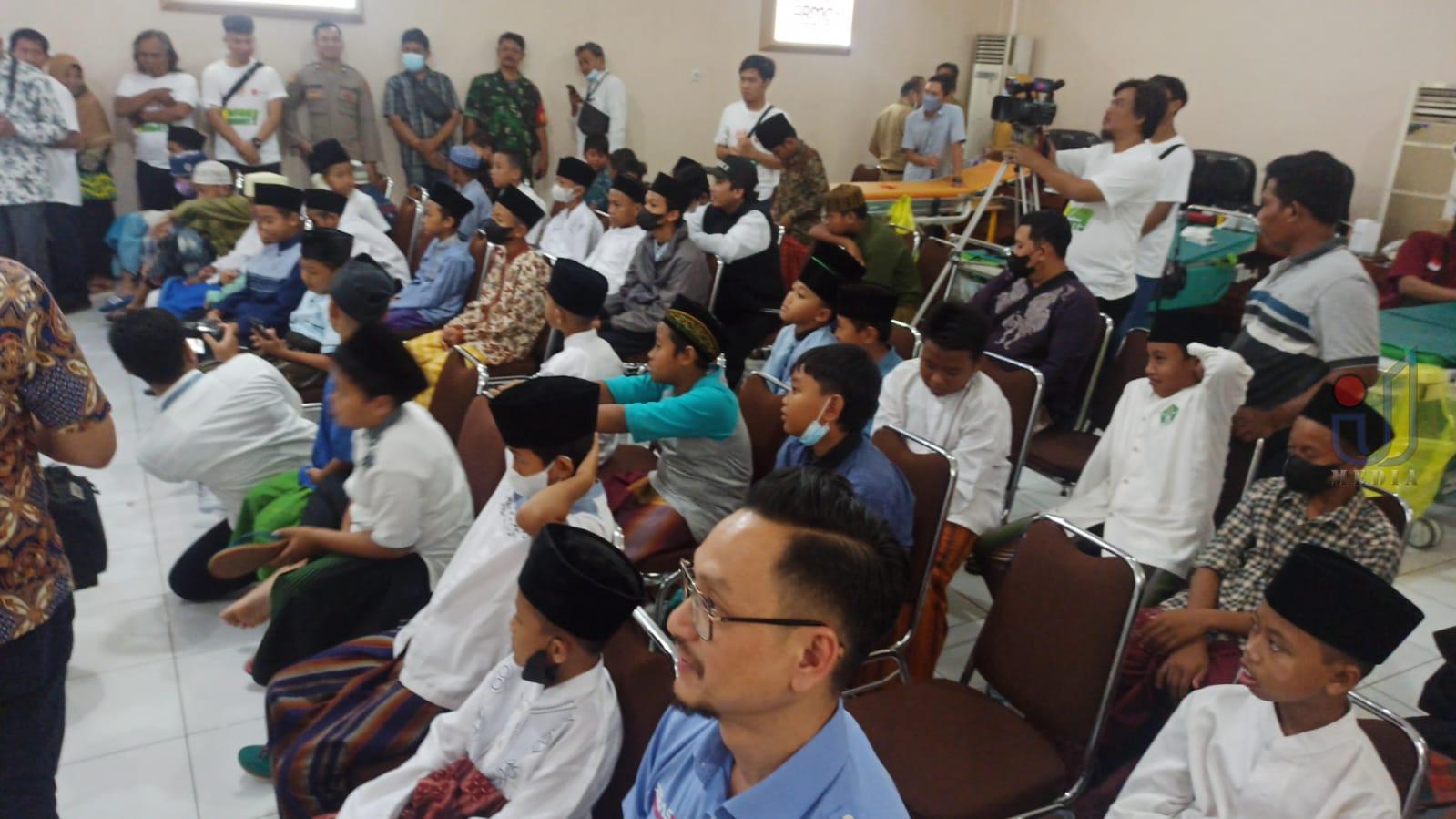 Puluhan Anak Ikuti Khitan Massal HPN 2023 PWI Jatim