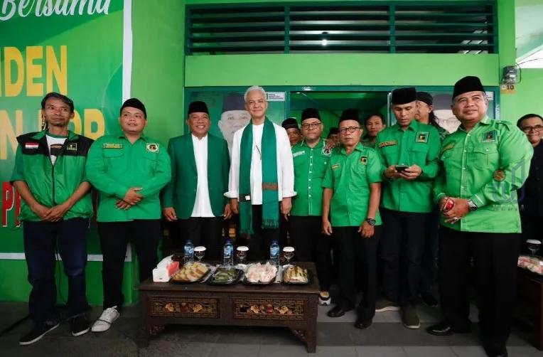 Bakal calon presiden PDI Perjuangan Ganjar Pranowo mengunjungi DPW PPP Sulawesi Utara di Manado, Sulut, Kamis (18/5/2023). (Humas PPP)