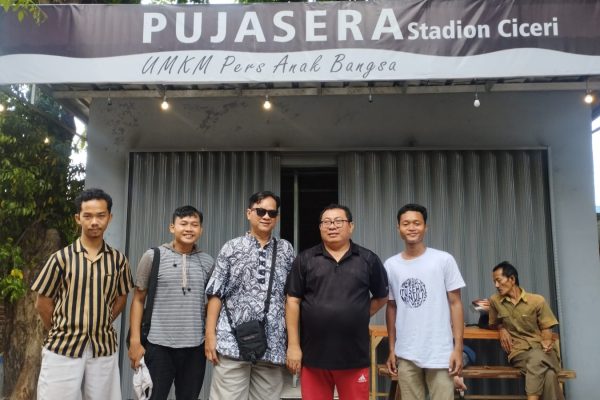Dua Tokoh Pegiat Literasi Sambangi UMKM Pers Anak Bangsa Ketua Smsi Firdaus