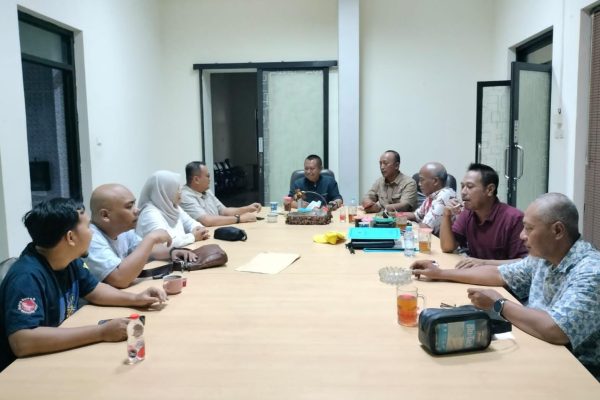 Rapat koordinasi antara PWI Jember, Diskominfo Jember dan PWI Jatim terkait HPN 2024.