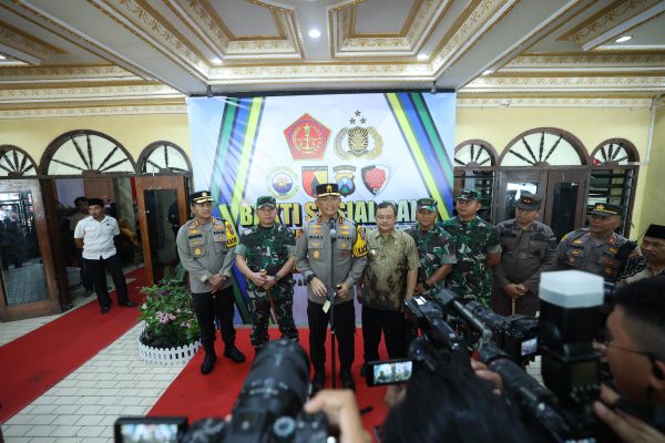 Baksos dan Bakkes Digelar Serentak Polda Jatim Bersama Kodam V Brawijaya Img 20240202 Wa0081