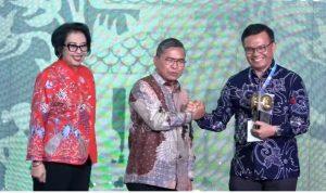 Penyerahan Piala Adipura 2023 kepada Pemkab Magetan