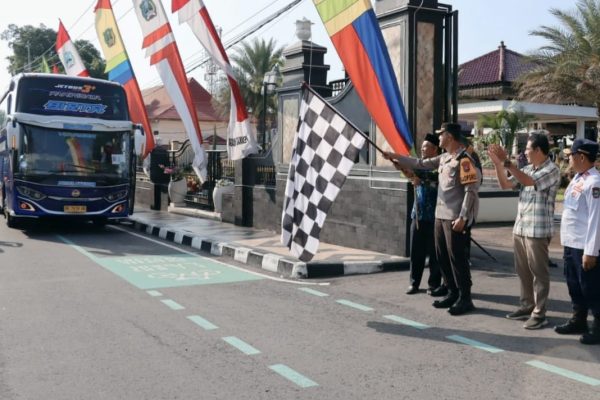 350 Pemudik Asal Magetan Balik Gratis ke Surabaya Img 20240415 Wa0030