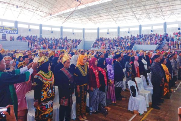 Ribuan PPPK di Magetan Resmi Dilantik dan Terima SK Bupati Oplus 131072