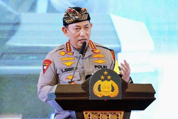 Aksi Casis Bintara Lawan Begal Hingga Jari Putus Diganjar Kapolri Masuk Kepolisian Gridart 20240517 114842104