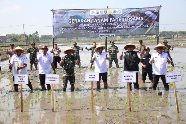Gerakan Tanam Padi Bersama, Tingkatkan Produksi dan Ketahanan Pangan Nasional Img 20240529 Wa0165