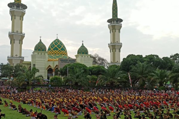 Meriah, Tari Masal Peringatan Hardiknas 2024 Diikuti Ribuan Penari Asal Magetan Img 20240525 Wa0079