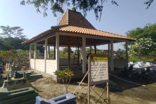 Bangunan Megah Diantara Gundukan Makam Jadi Simbol Kepedulian Pemdes Kendung Kwadungan Ngawi Img 20240628 Wa0055