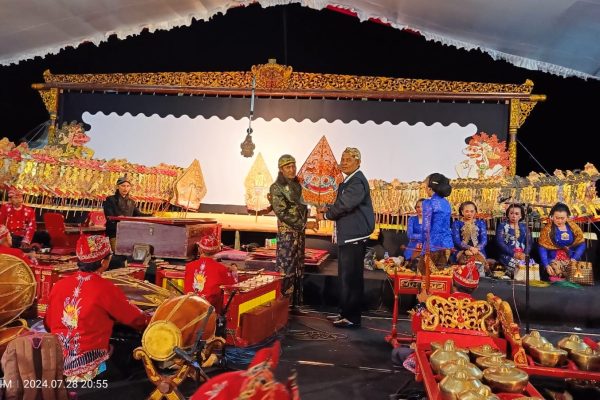 Wayang Kulit, Uluwetu Sukowinangun