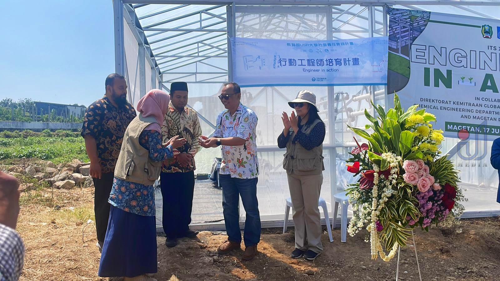 Aquaponic Terintegrasi Solarcell, Pilot Projec Mahasiswa ITS dengan NTUST Asal Taiwan.