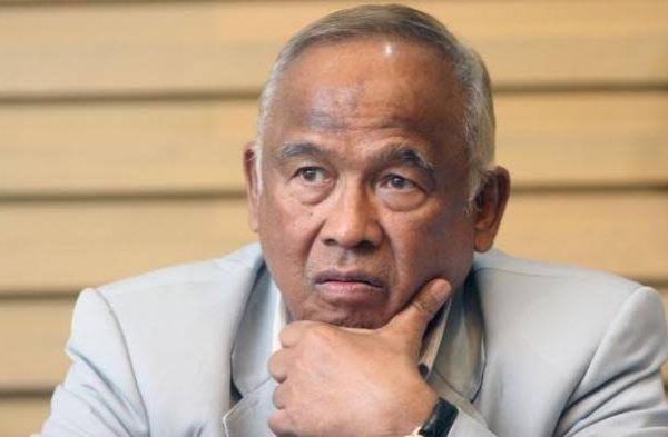 Taufiequrachman Ruki Terima Penghargaan Spirit Pers Indonesia dari SMSI