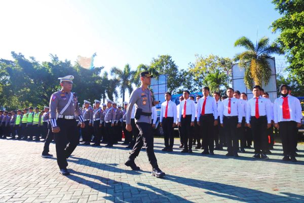 Apel Gelar Pasukan, Operasi Patuh Semeru 2024 di Magetan Resmi Dimulai Gelar Apel Pasukan Operasi Patuh Semeru