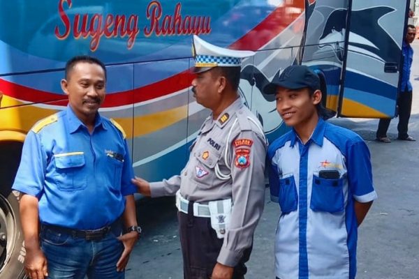Ops patuh Semeru 2024, Sosialisasi Kamseltibcarlantas Kepada Masyarakat dan Para Sopir Oplus 131072