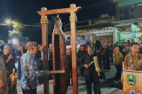 Tradisi Kirab Thek Tur Kebonagung Magetan dengan Keliling Kampung Kirab Thek Thur