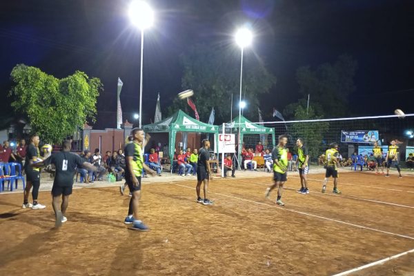 HUT RI ke-79 : Satgas TMMD 121 Kodim Ngawi Ikut Lomba Voli di Kecamatan Pitu Satgas TMMD 121 Ikuti Pertandingan Voli di Kecamatan Pitu Ngawi