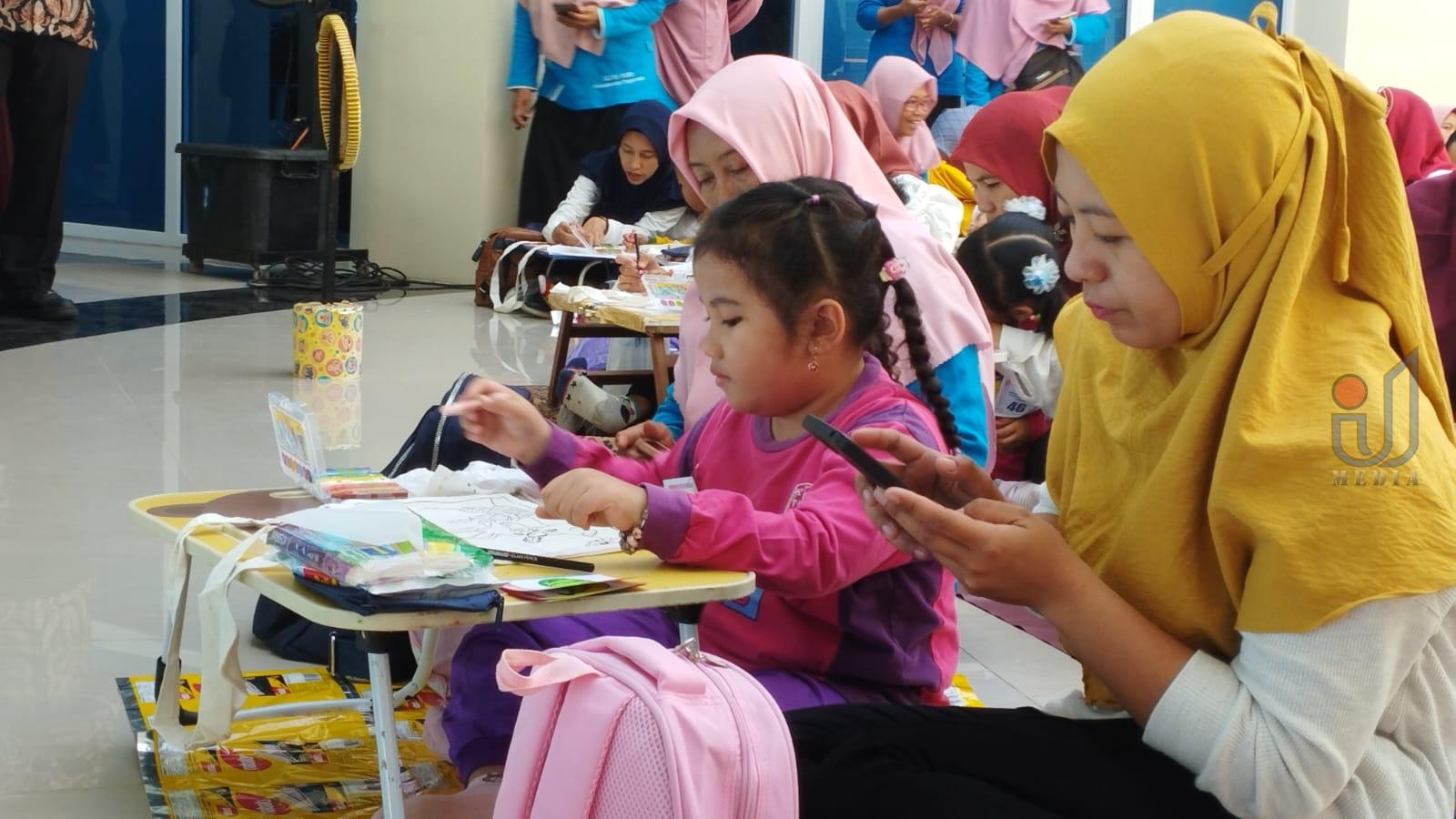Lomba Mewarnai di Kampus 5 Unesa Magetan