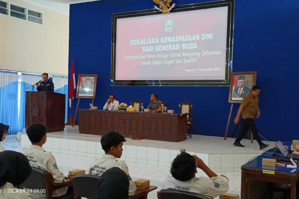 Cegah Konflik Pilkada 2024, Bakesbangpol Magetan Ajak Pelajar Cermati Informasi Hoaks