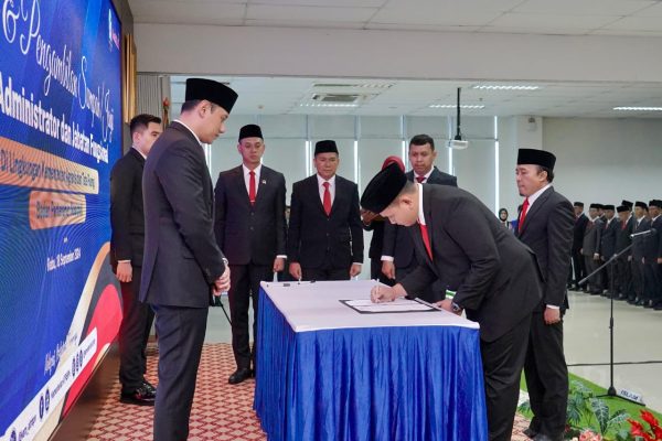 Menteri AHY Lantik 327 Pejabat Administrator dan Fungsional Kementerian ATR/BPN