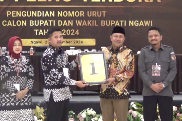 Musuh Bumbung Kosong, Calon Pertahana Ngawi Dapat No Urut 1