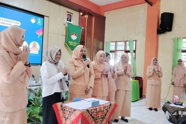 Hadirkan Pencetus Pentigraf Nasional, Penasihat DWP Cabang Madiun Ajak Gerakan Literasi Keluarga