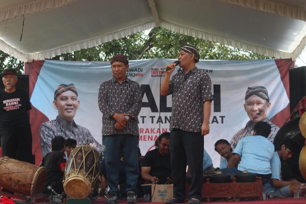 Hadiri Pagelaran Seni Jaranan, Paslon No.2 “HEBAT” Perkenalan dengan Warga Barat Magetan