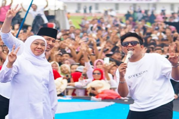 Lautan Manusia Penuhi Kampanye Akbar Khofifah Emil di Jember