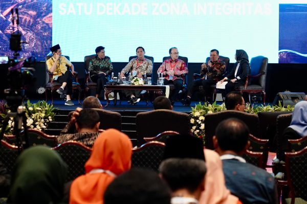Tingkatkan Zona Integritas, Kementerian ATR/BPN Laksanakan Penilaian Mandiri dan Berikan Penghargaan WTAB