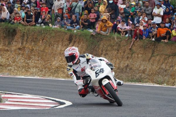 Pembalap Internasional Uji Sirkuit Baru di tanah kelahirannya Magetan
