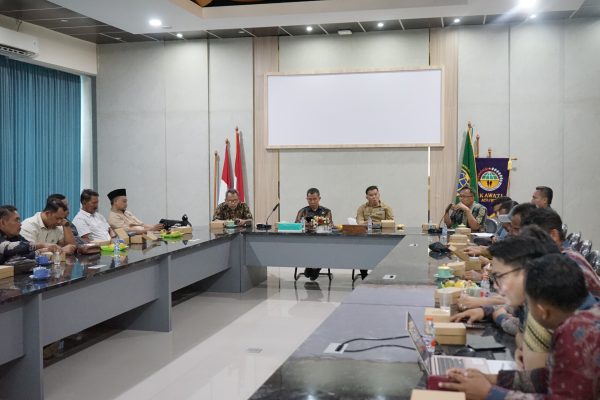 Rapat Koordinasi PTSL 2025 Bersama 15 Kepala Desa Di Kabupaten Ngawi