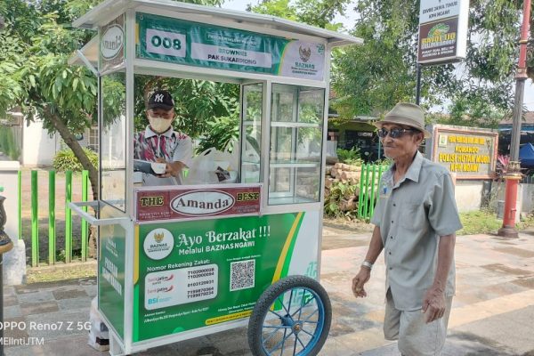 Warga Madiun Dapat Bantuan Gerobak, Baznas dan DPPTK Ngawi Saling Lempar Tanggungjawab