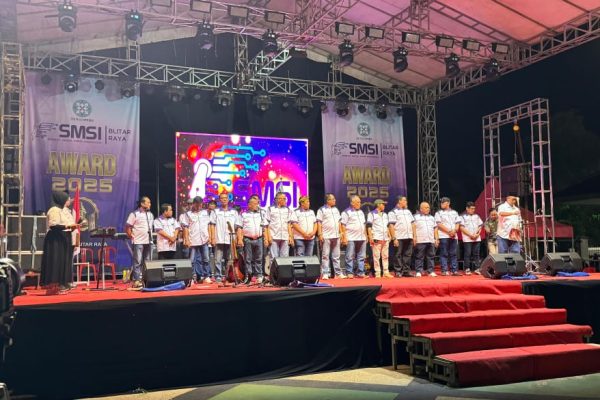 Bupati Rijanto Apresiasi SMSI Blitar Raya, Expo UMKM dan SMSI Award 2025