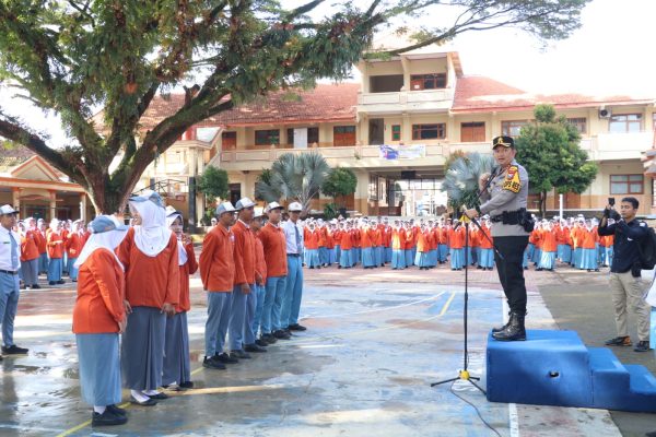 Goes to School : Kapolres Magetan Ajak Siswa Bijak Bermedsos dan Jauhi Narkoba