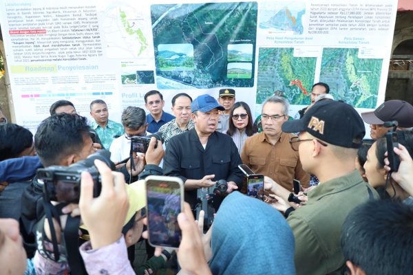 Pesan Menteri Nusron kepada Warga Parangtritis, Jaga Sertipikat dan Manfaatkan Tanah secara Produktif
