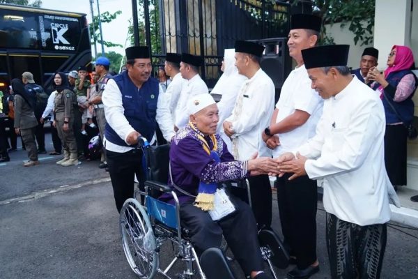 Kloter 51: Jemaah Haji Asal Magetan Tiba di Kampung Halaman