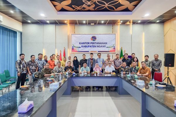 Kantah Ngawi Hadiri Pelantikan Pejabat Struktural oleh Menteri ATR/Kepala BPN Secara Daring