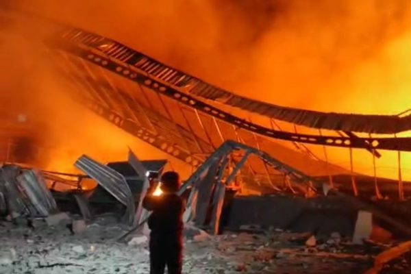 Pabrik Sepatu Ekspor di Ngawi Terbakar, Ratusan Ribu Produk Ludes Dilalap Api