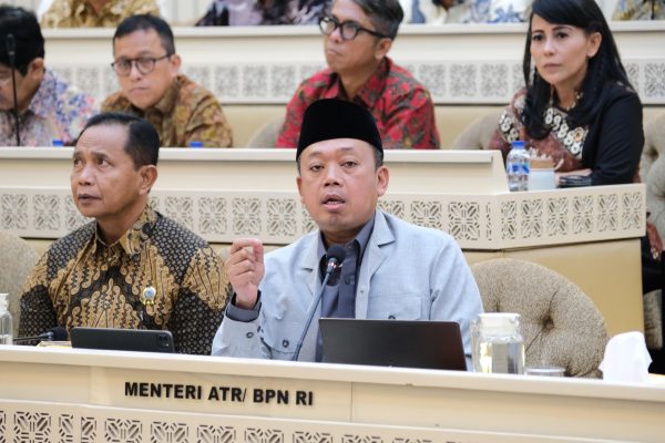Bahas Isu Jual-Beli Pulau Bersama Komisi II DPR RI, Menteri Nusron Tegaskan : Tanah di Indonesia Tidak Bisa Dimiliki Asing