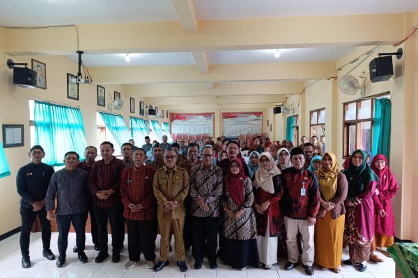 Hary Supriyono Resmi Jabat Plt Kepala SMPN 1 Ngawi Gantikan Sudaryono