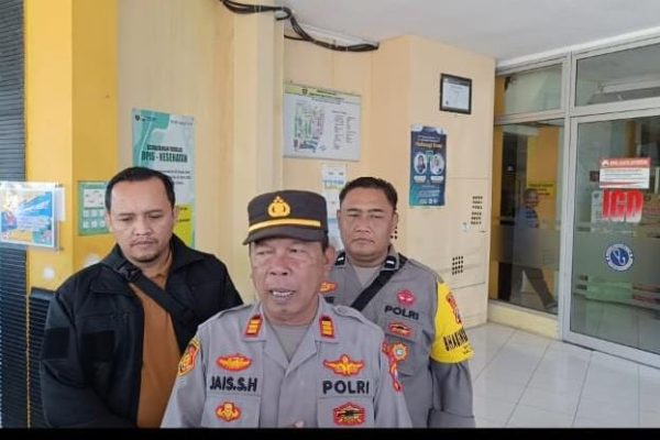 Nekat Ceburkan Diri ke Sungai, Seorang Wanita Berhasil Diselamatkan Warga