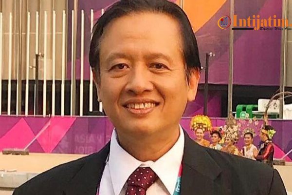 KAPOLRI MENDAHULUI ATAU “MELAWAN” PRESIDEN? KAPOLRI MENDAHULUI ATAU “MELAWAN” PRESIDEN?