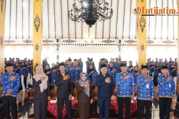 Fokus Pelayanan Publik: 192 CPNS dan PPPK Magetan Terima SK Bupati gridart 20250930 200954892