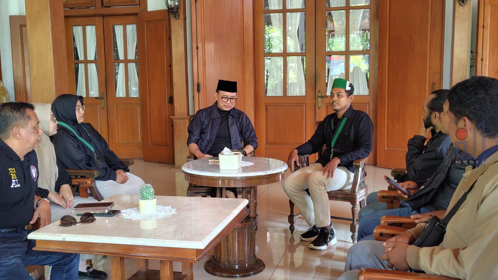 Soroti Pejabat Flexing