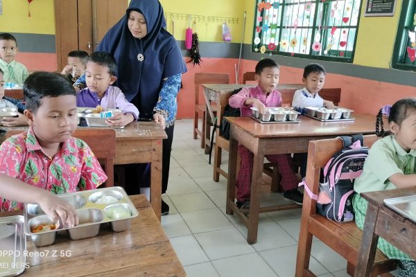 MBG (Makan Bergizi Gratis)
