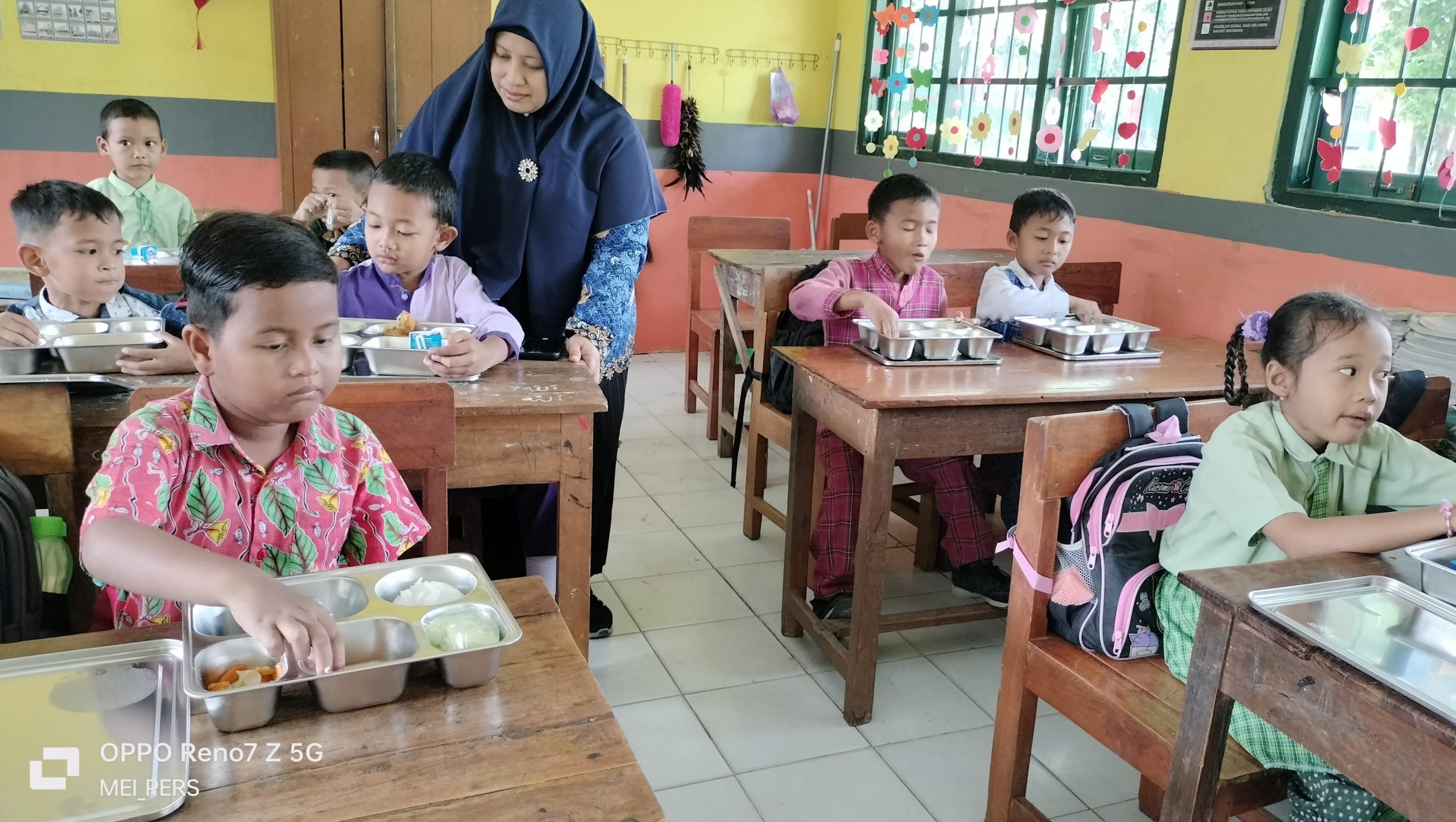 MBG (Makan Bergizi Gratis)
