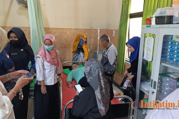 Puluhan Siswa SMKN 1 Sine Diduga Keracunan Massal Menu MBG Sebelumnya