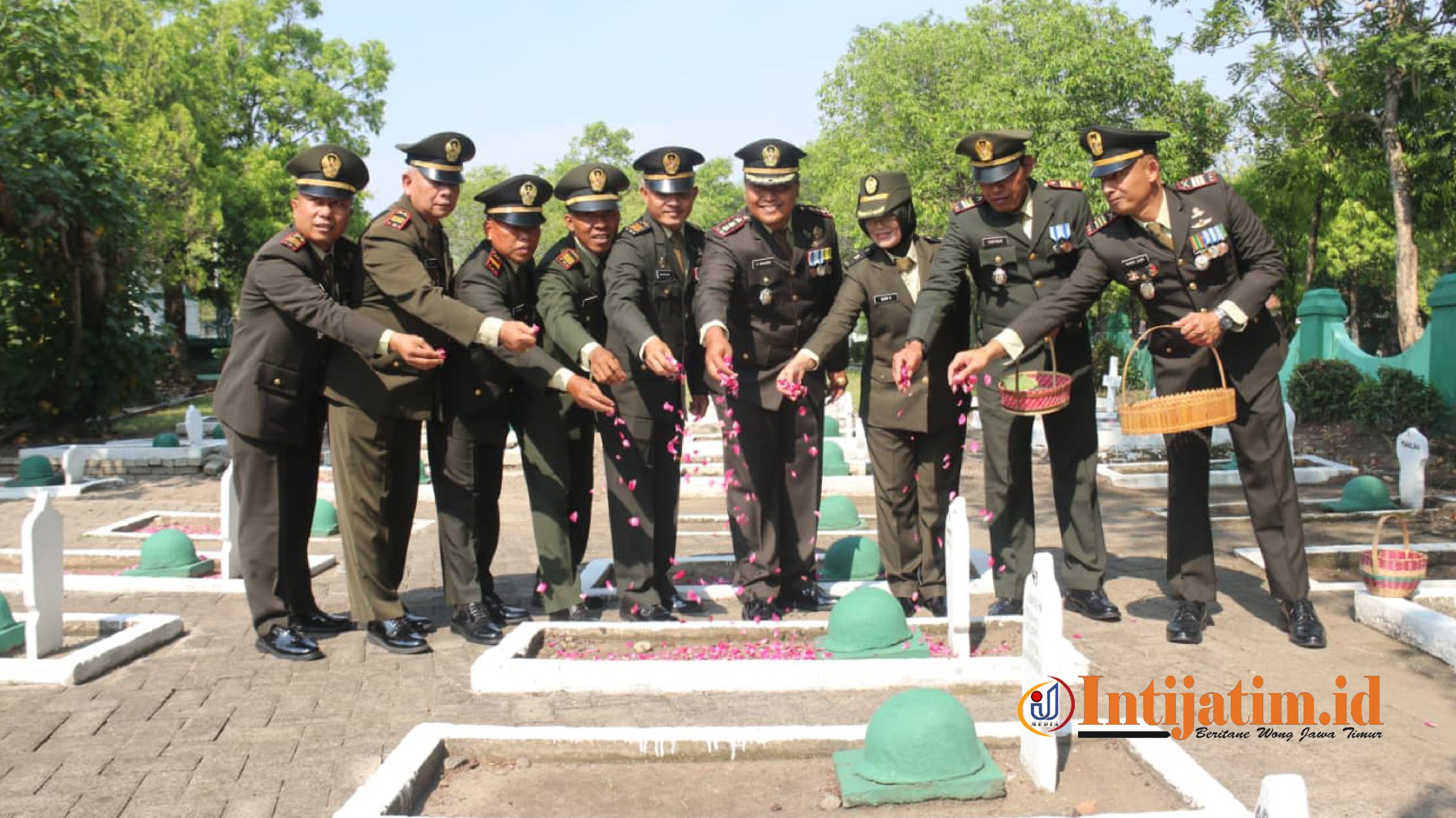 Ziarah Makam Pahlawan