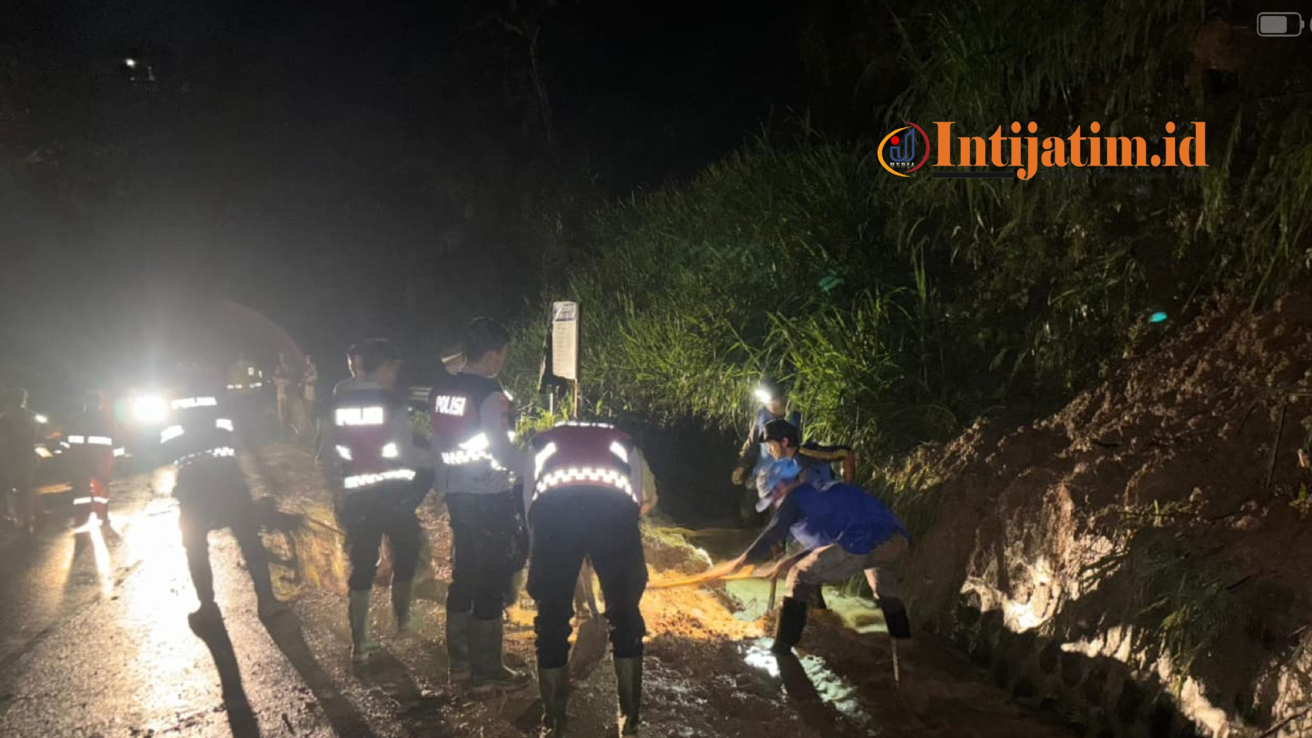 Longsor Terjang Magetan, Timpa Pengendara Motor dan Meninggal