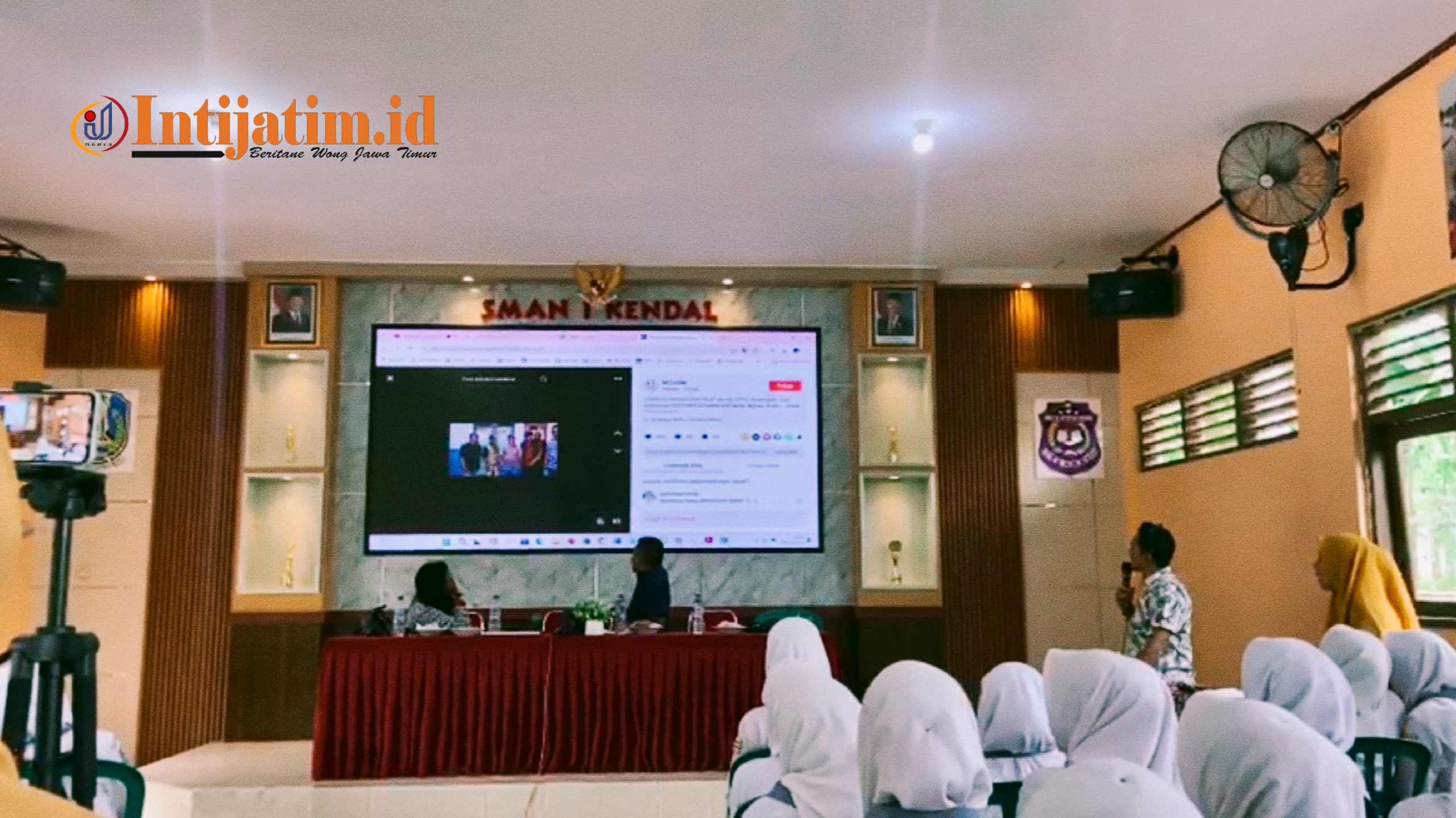 gridart 20251208 175518174