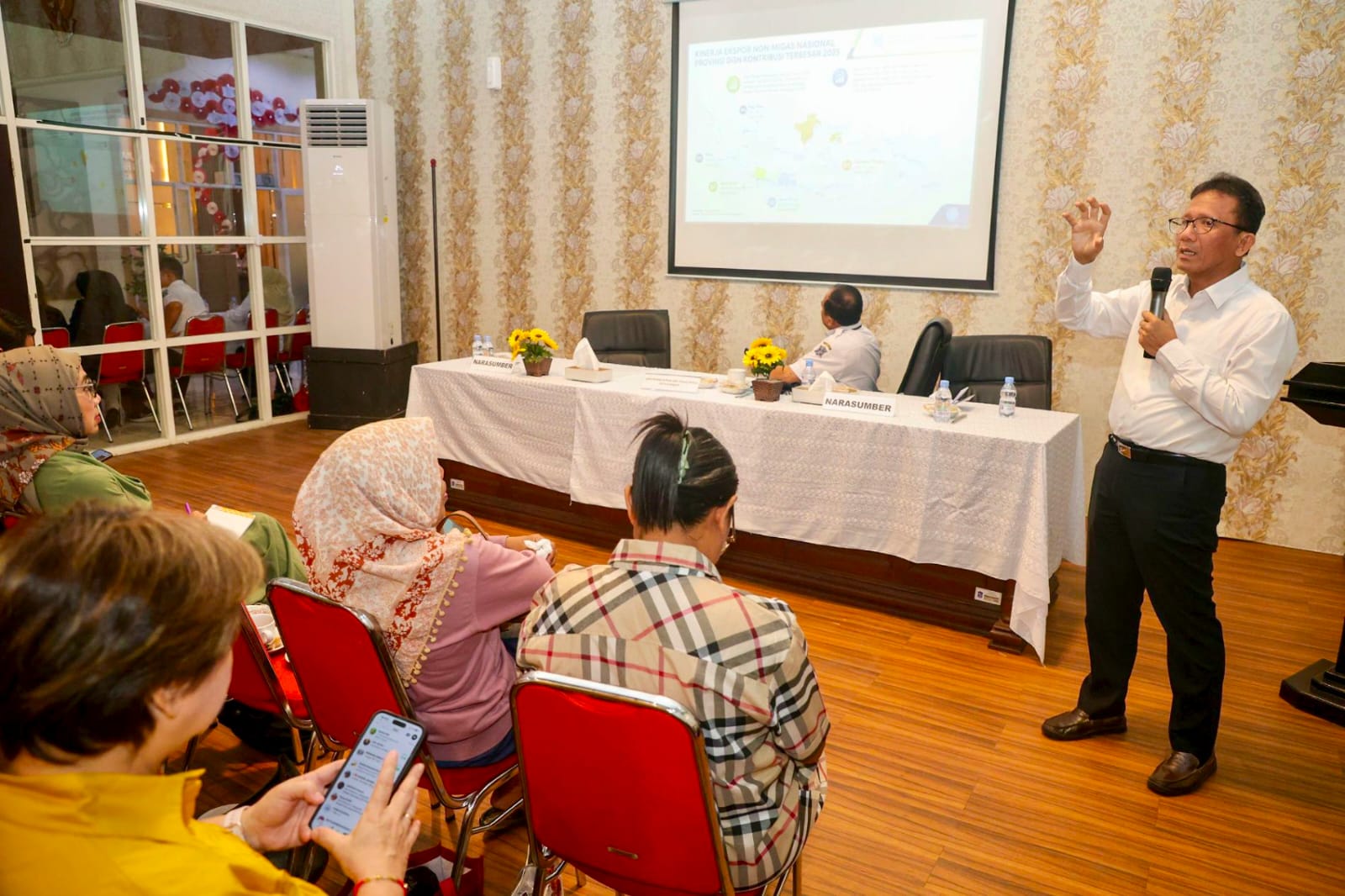 Dukung IKM Tembus Pasar Global, Pemkot Surabaya Gelar Coaching Clinic Export di Siola